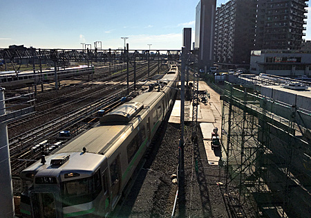 歩道橋から見た苗穂駅