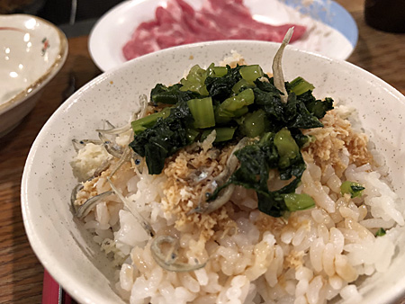 茶碗に盛られたごはん