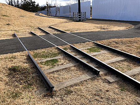 公園の中の線路