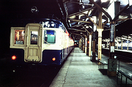 夜の駅