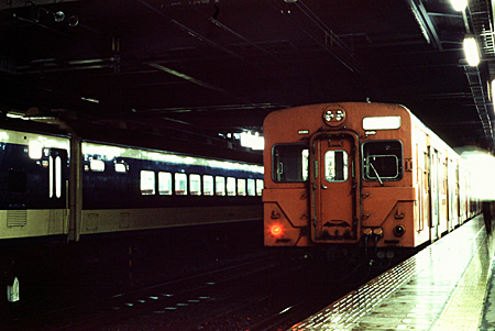 夜の駅