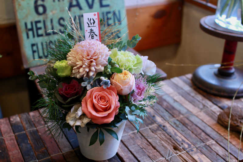 ハンドメイド❣️大人可愛いお正月アレンジ❣️鏡餅、プリザーブドフラワー薔薇、扇❁⃘* おうちde鏡餅＆お正月アレンジ | HAVANKのGood Vibrations
