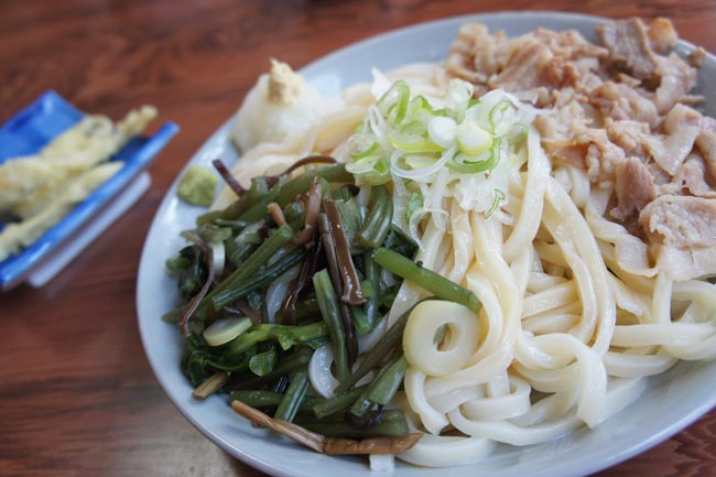 肉山菜ぶっかけうどん