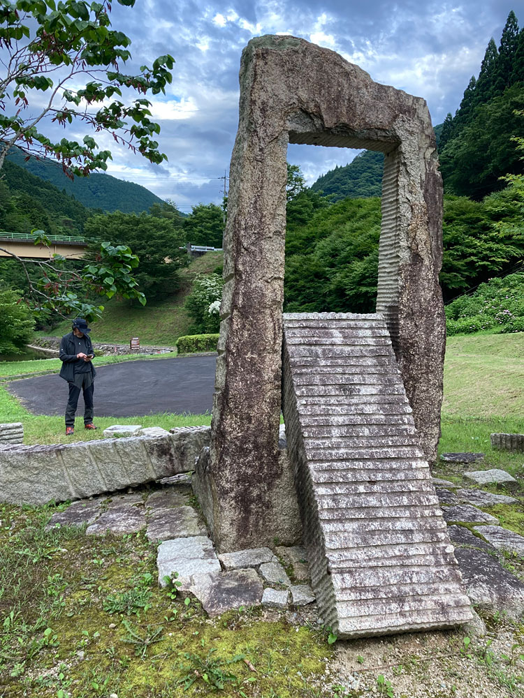 寺田武弘 輪切りアート 万成石 岡山 本物 世界にひとつの自然石 - 岡山産万成石(まんなりいし)採掘元(有)武田石材