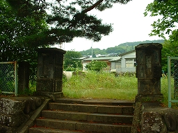 ぽつん