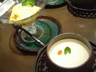 マンゴープリンと杏仁豆腐