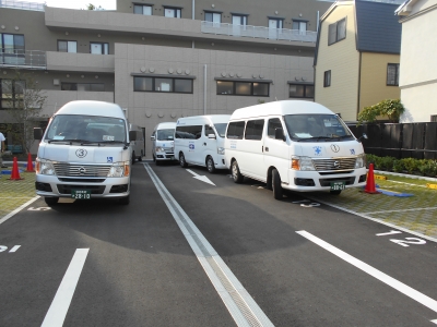 新病院へ集結した搬送車(先頭車)