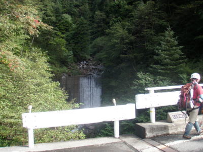 入渓