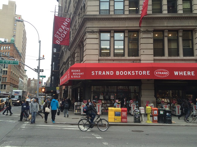 18 miles of books | the Apartment