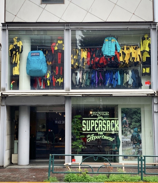 JANSPORT × the Apartment、明日から販売開始です！ | the Apartment