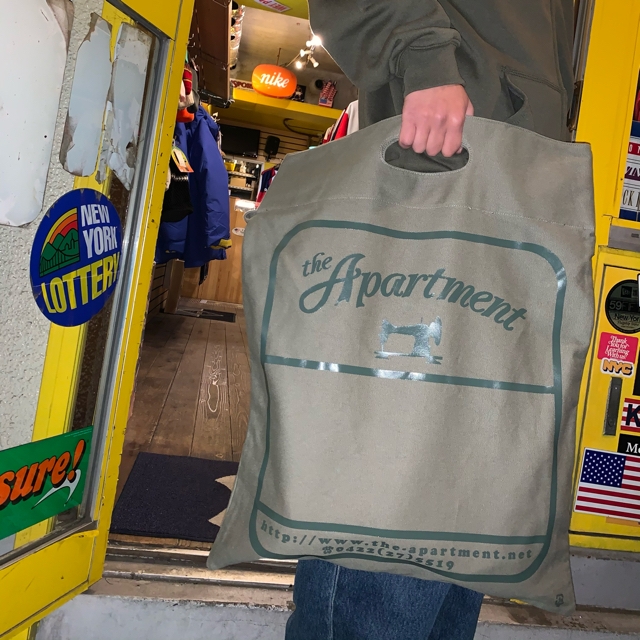 CANVAS SHOPPING BAG | the Apartment