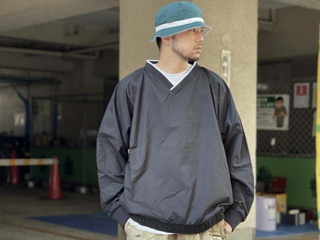 Nylon pull over | the Apartment