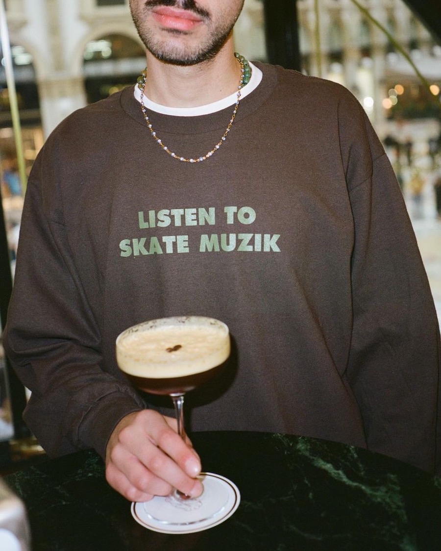 the Apartment SKATE MUZIK ロンT the Apartment SKATE MUZIK ロンT