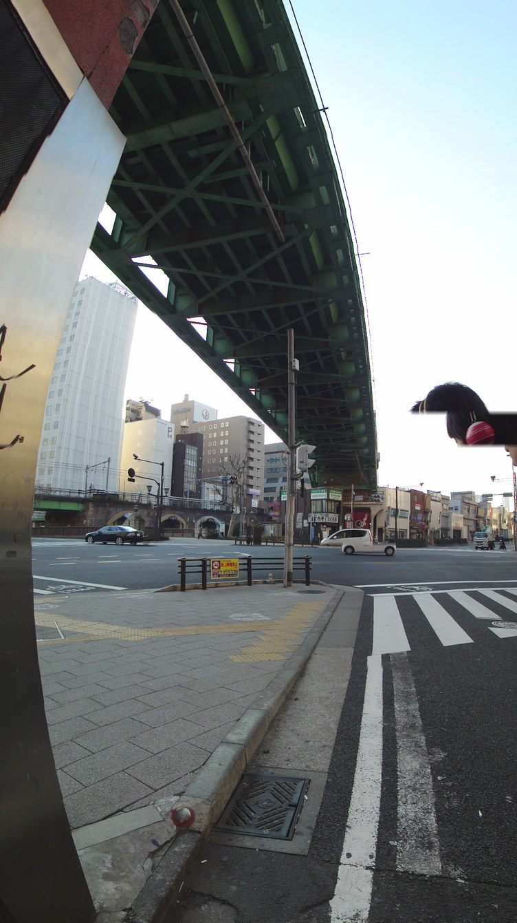 動いてるもの2