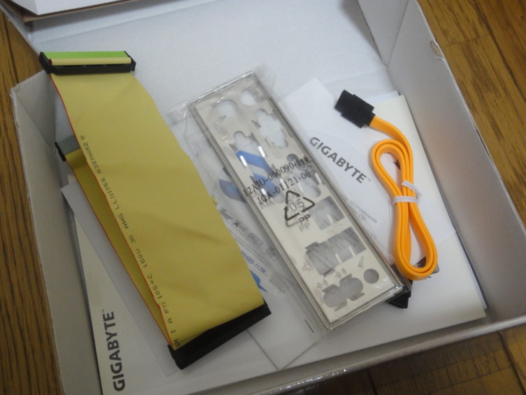 Gigabyte GA-GC230D付属品