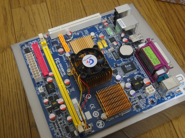 Gigabyte GA-GC230Dボード