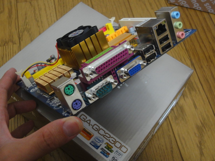 Gigabyte GA-GC230Dインターフェース