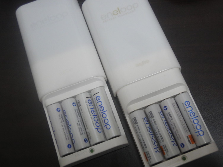 エネループ充電中