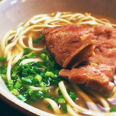 ソーキそば 沖縄料理 ソーキとは