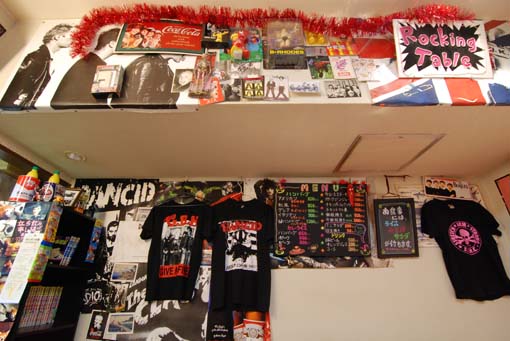 木馬店内02