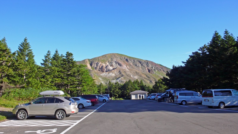 兎平駐車場と一切経山