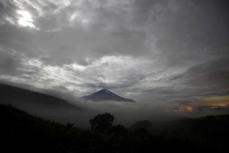月光と富士山2