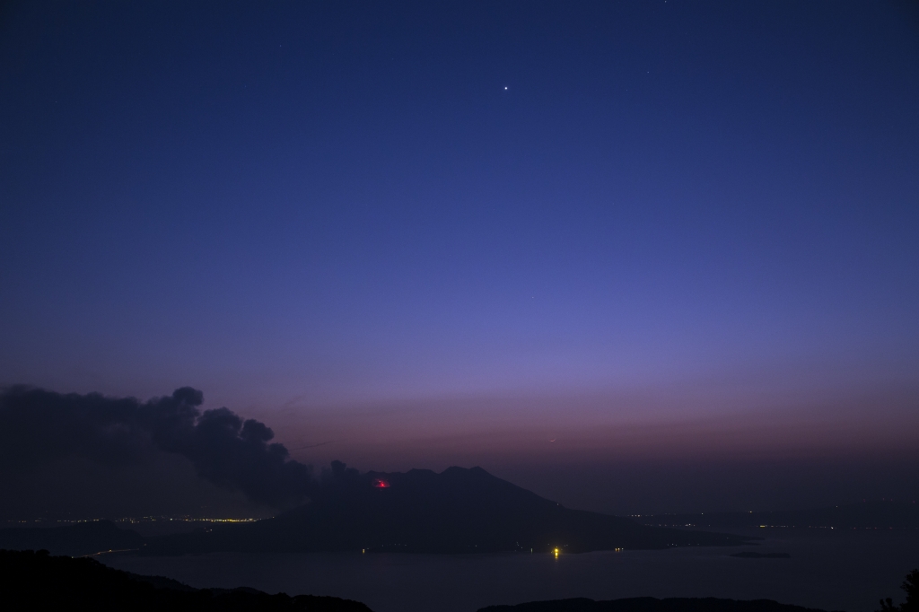 桜島の赤い火と星空 | 星空のある風景写真BLOG ～眠りたくない夜がある～