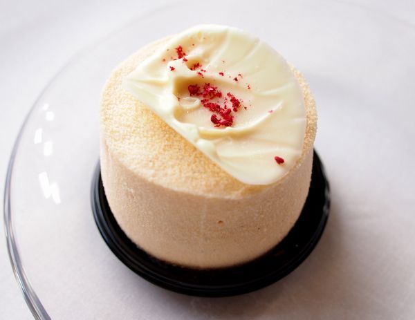 岡山のあれこれ レジャンシックさんのケーキといただいたプレゼントのマカロンがおいしすぎました Felicita Blog フェリチタ ブログ