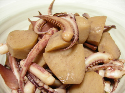 サトイモとイカの煮物