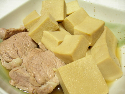 高野豆腐と豚ヒレ肉の煮物