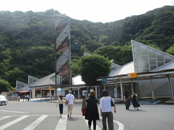 【日帰りバスツアー】ぶどう＆もも狩り、リニア見学ツアー【2023年７月】