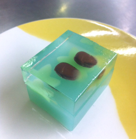 上生菓子　琥珀　蛍