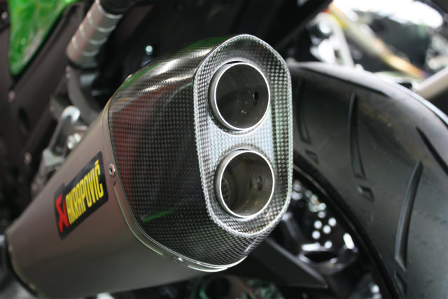 ZX-14R にアクラポヴィッチマフラー | ピュアログ