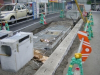 歩道に出来るハンドホールと排水ブロック