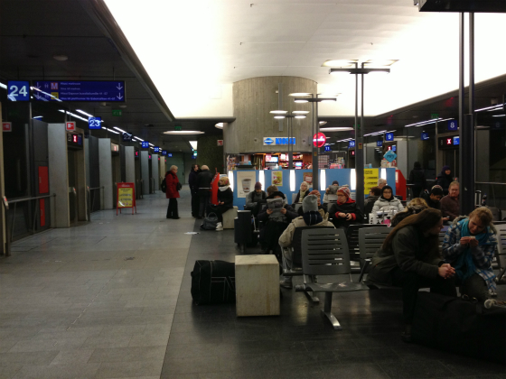 kamppi、地下のバスターミナル