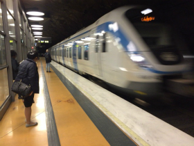 アーランダ空港から市街へ電車で向かう
