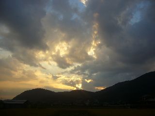 夕日とともに