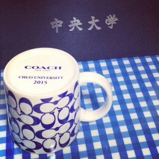 中央大学の卒業記念品がコーチのマグカップ！ | コーチ専門店 