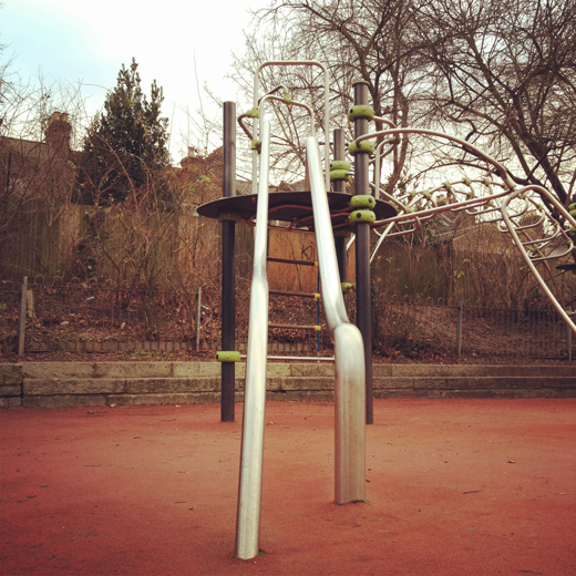 designed play equipment/ 不思議な遊具