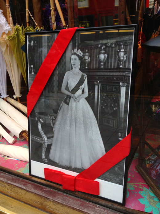 views of London during The Queen's Diamond Jubilee/ エリザベス女王即位60周年 ダイアモンド・ジュビリー ロンドンの様子