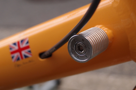 Moulton TSR-9 SEP : White / HGWR バスケット装着 | EG square Blog Moulton TSR-9 SEP : White / HGWR バスケット装着 | EG square Blog