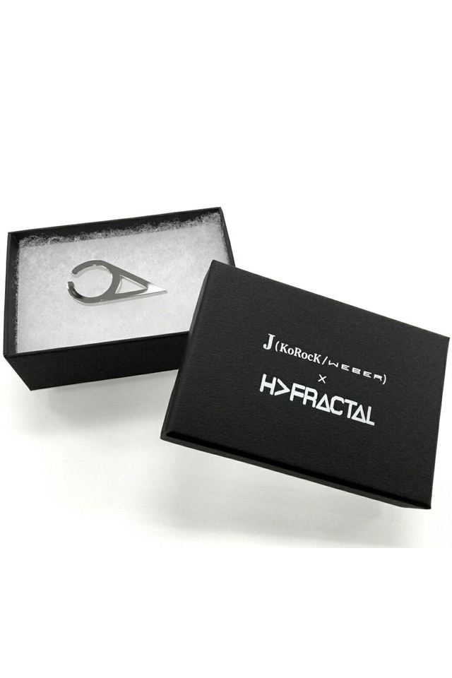 J（KoRock / WEBER）× H＞FRACTAL コラボ イヤーカフ