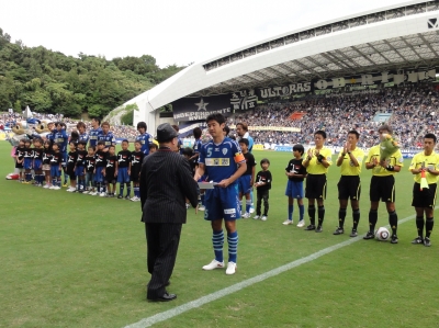 Df 5 田中誠選手400試合出場表彰 アビスパ福岡後援会blog