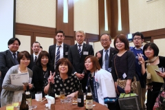 納会