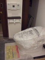 トイレの床だけ、汚れやにおいがつきにくい素材にしてます