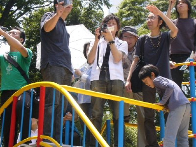 中央公園工事フェンスを覗く