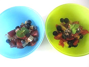 トマトとチーズトブルーベリーの甘いサラダ3