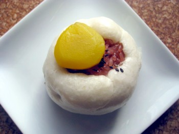 赤飯まんじゅう