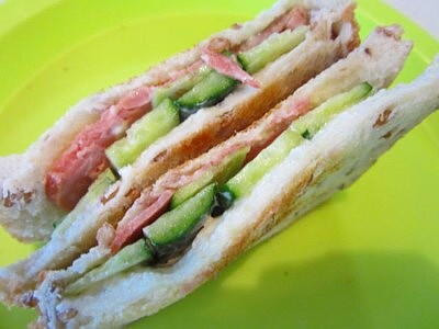 きゅうりと焼豚サンドウィッチ (3).JPG