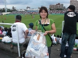 西が丘サッカー場お掃除女性隊長